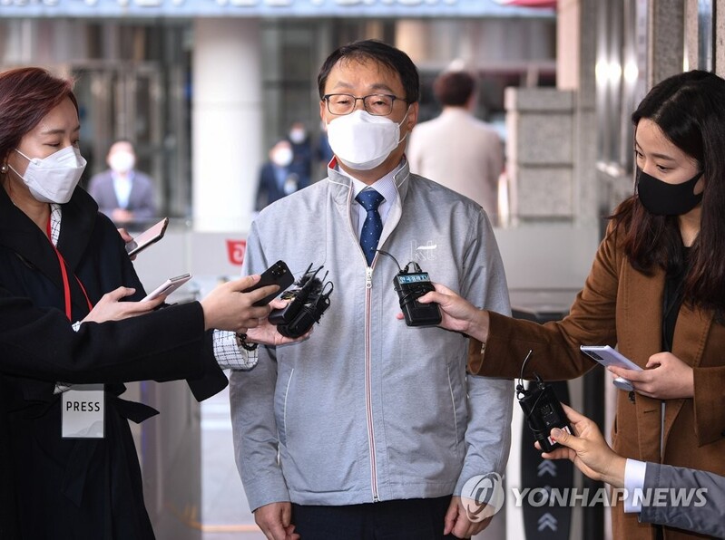 KT CEO, company officials indicted on illegal political donation charges
