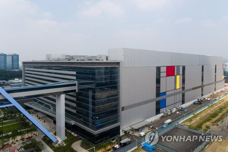 Global DRAM sales forecast to remain largely flat next year: report
