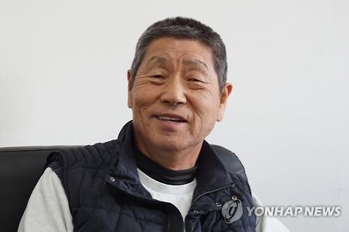 김성근 감독 고문 "공이 뺨에 살짝 스친 것…내일도 훈련하는데"