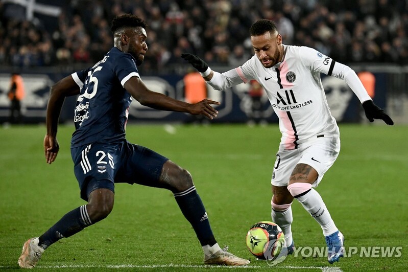 황의조 없는 보르도, 메시 빠진 PSG에 2-3 패…네이마르 멀티골