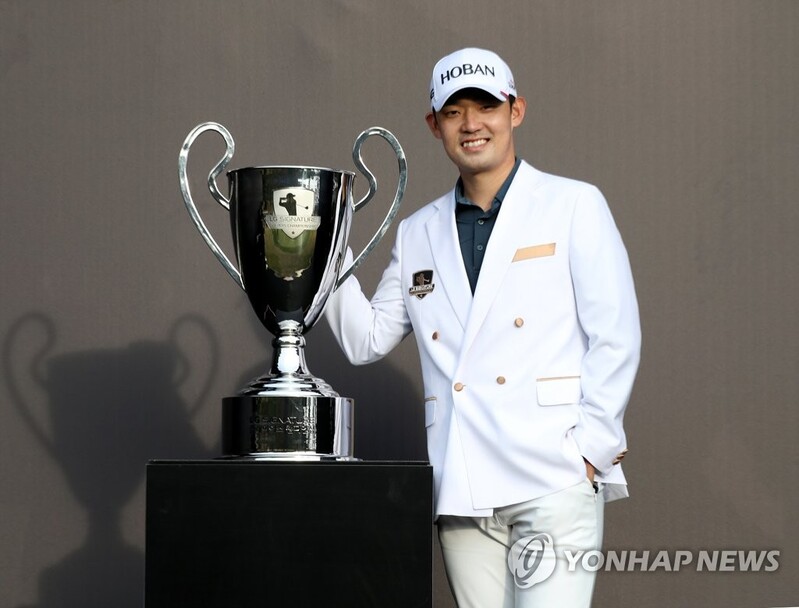 '손가락 욕설' 이후 첫 우승 김비오 "더 성숙한 선수 되겠다"