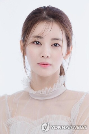 Actress Lee Ga-ryung to join 'Need for Womance,' SBS variety show