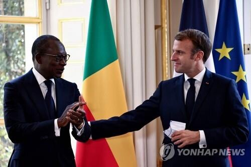 베냉에 약탈 문화재 돌려준 프랑스…"앞으로도 반환 이어가겠다"