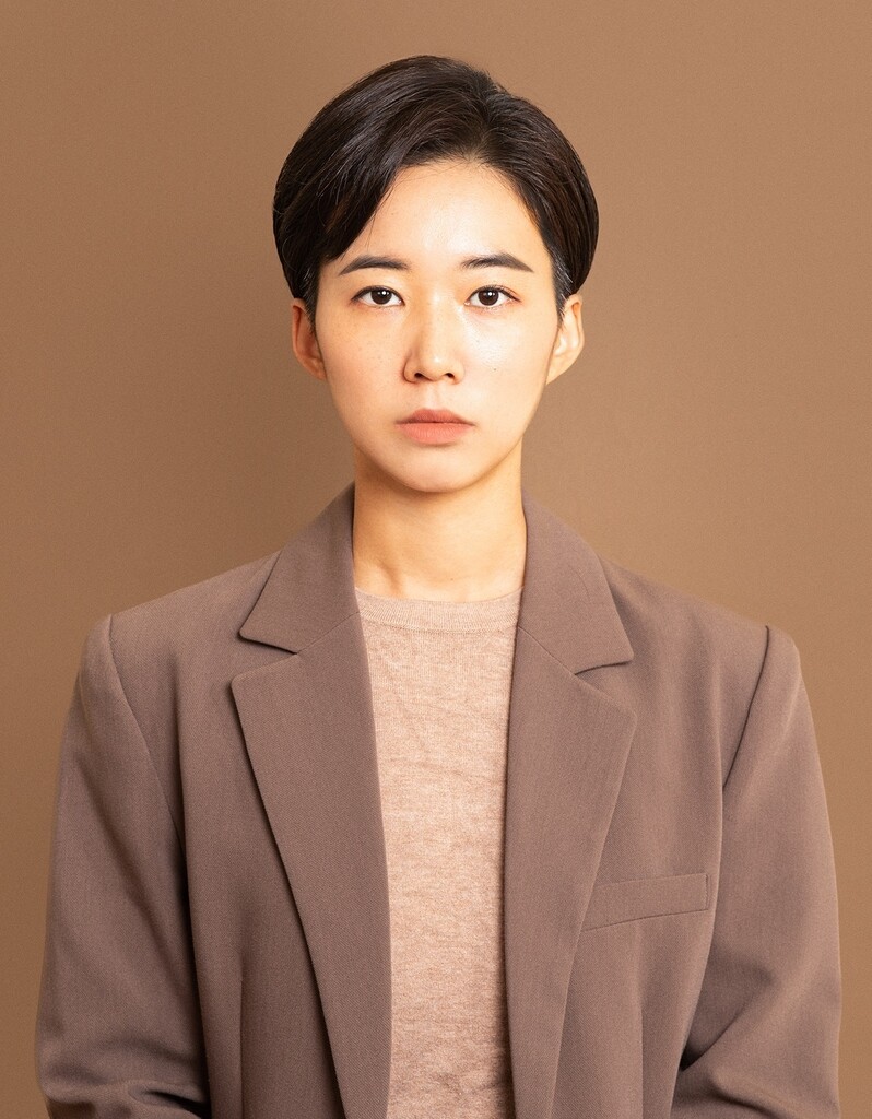 시인 최재원 "'인간의 언어'로 표현할 방법 찾아 헤매는 중"