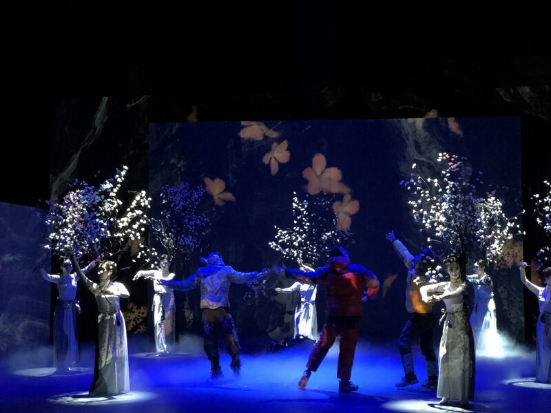 매화 이야기로 꾸민 몽환적 무대…가무극 '이른 봄 늦은 겨울'