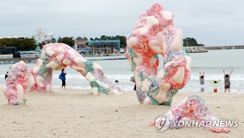 부산 일광 해변을 빛낸 바다미술제 폐막…14만명 관람