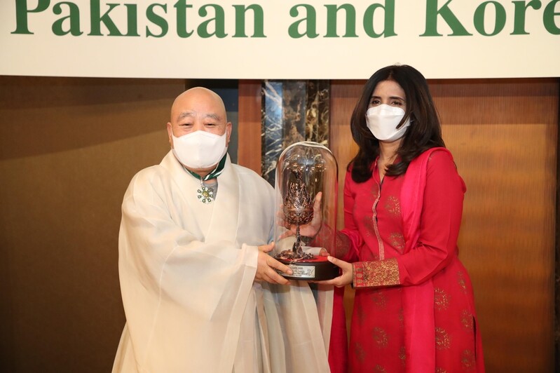 조계종 총무원장 원행스님, '파키스탄의 별' 명예훈장