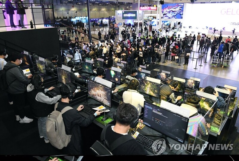 "신작 미리 해보러 왔어요"…2년 만에 열린 오프라인 지스타