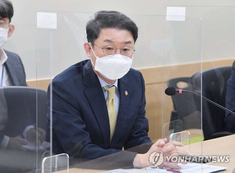 Gov't to launch 'early warning system' on key raw materials amid supply shortage woes