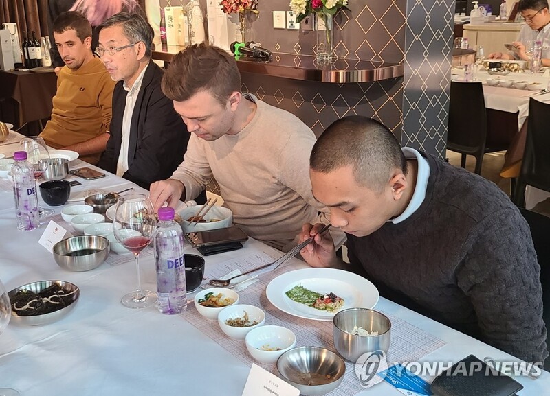 홍콩서 맛보는 갈치조림·매생이굴국…"K푸드 굿~입니다"