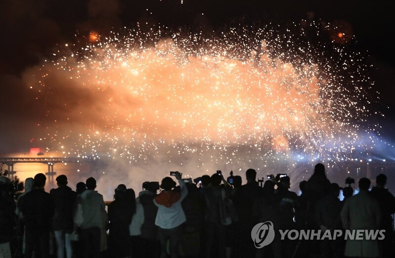 '100만명 운집' 불꽃축제 어쩌나…부산시, 개최 여부 고심