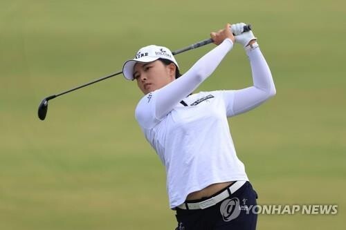 고진영, LPGA 시즌 최종전 2R 5언더파…코다 1타 차 추격(종합)