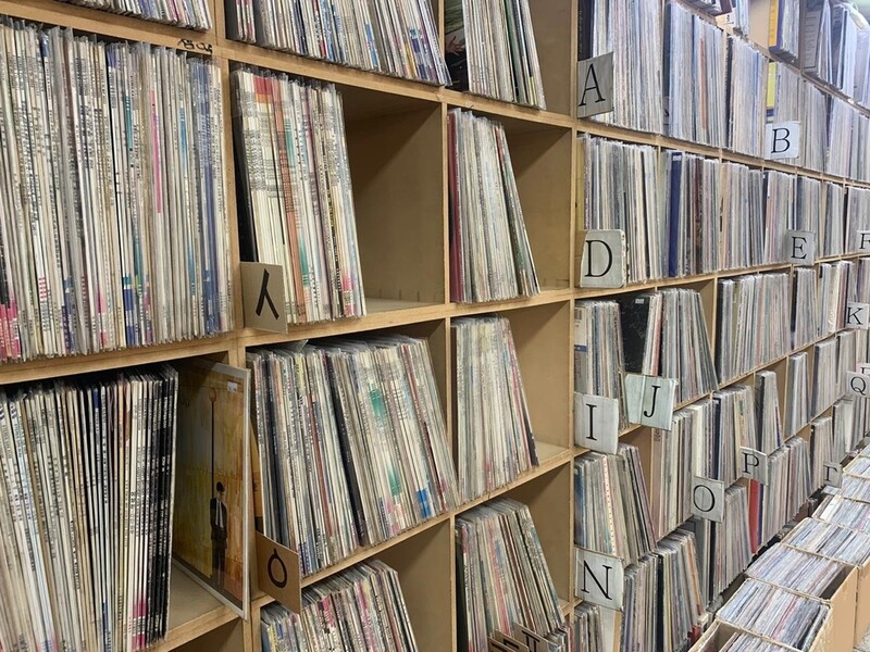 "추억 속 물건이라고?"…스트리밍 시대에 뜨거워지는 'LP 감성'