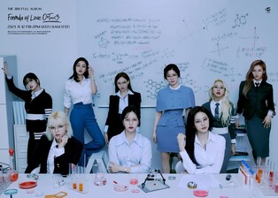 TWICE ranks 3rd on Billboard 200