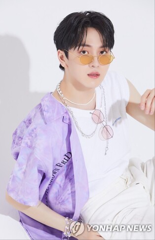 K-pop boy group Pentagon's Kino tests positive for COVID-19