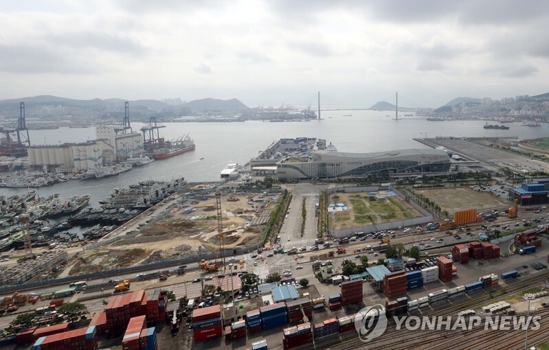 부산항 의료관광 지원센터, 외국인 선원에게 마스크 전달