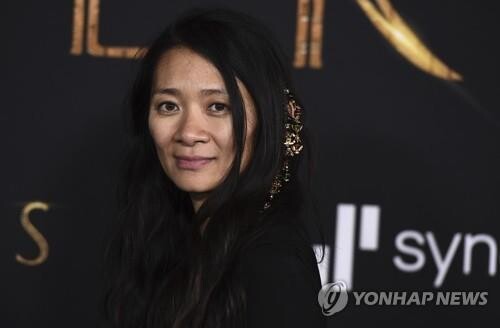 '이터널스' 중국인 감독, 히로시마 반성 장면으로 모국서 '뭇매'