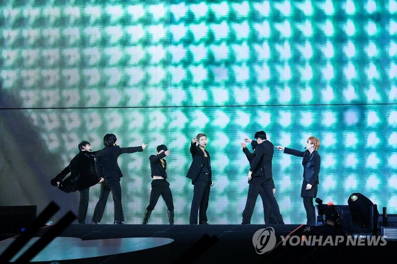 2년 만의 대면 콘서트에…BTS 정규 4집, 빌보드 차트 재진입