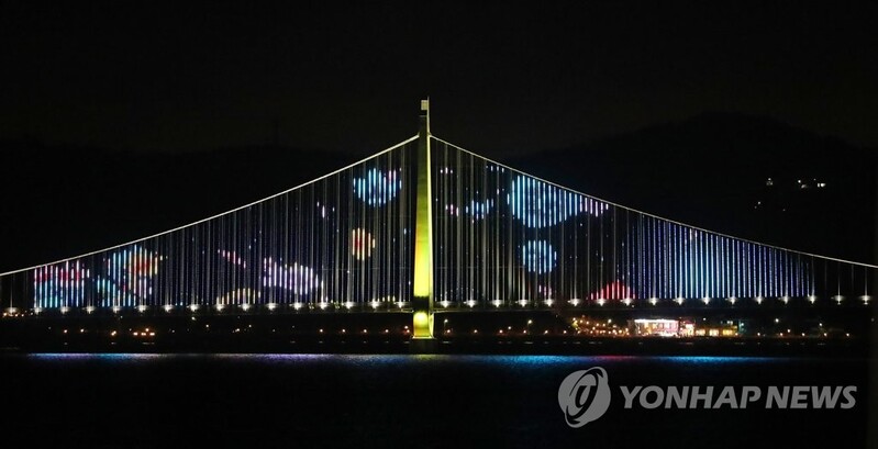 논산 탑정호 600ｍ 출렁다리 개통…아시아 최장(종합)