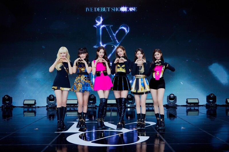 첫발 내딛는 아이브 "최고의 멤버로 다양한 색깔 보여드릴게요"