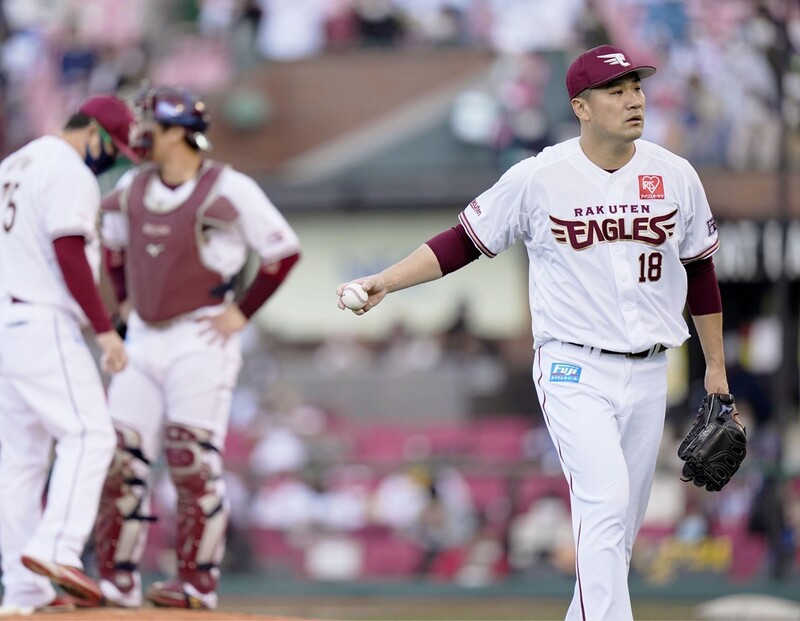 다나카, MLB 복귀 대신 일본 잔류 선택…라쿠텐서 1년 더