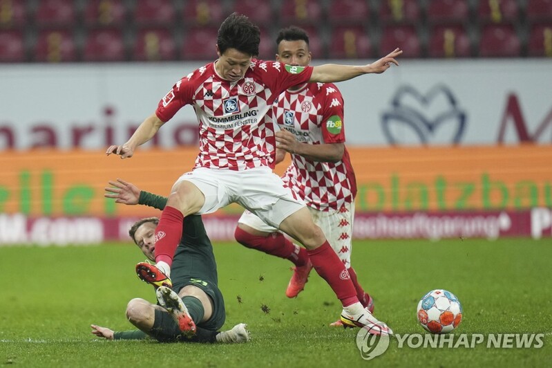 이재성 시즌 2호 도움…마인츠, 볼프스부르크 3-0 완파