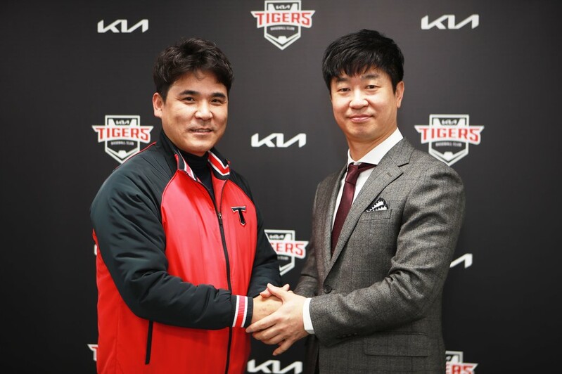 Coach Kim Jong-kook tapped as new manager of Kia Tigers