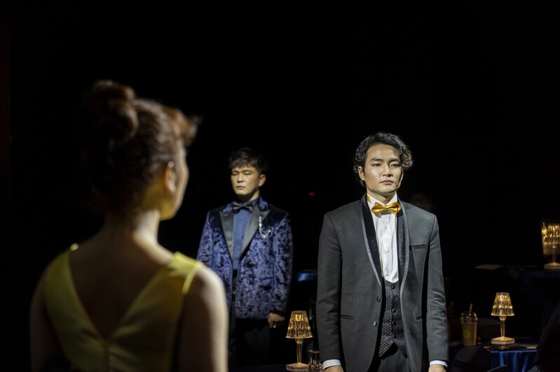 "'척'했던 삶, 모두 연극이었다"…연극 '김수정입니다'