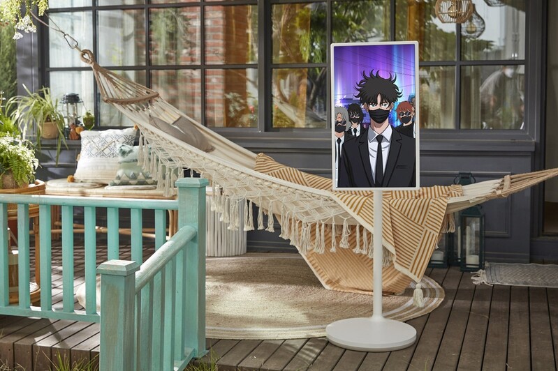 무선 스크린 'LG 스탠바이미'서 카카오 웹툰 서비스 시작