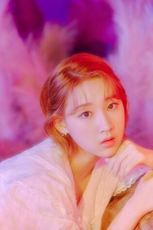 Shin Ji-yoon of Weeekly resumes schedules after 4-month break for health recovery