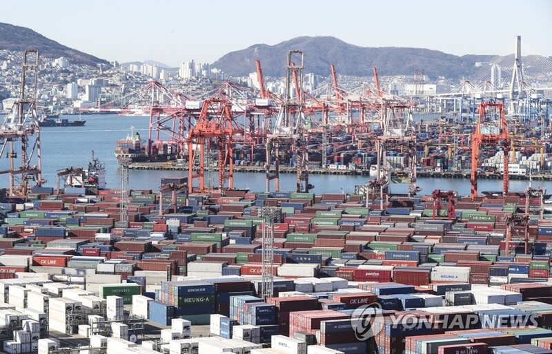 S. Korea's 2022 economic growth target set at early 3 percent range: finance minister