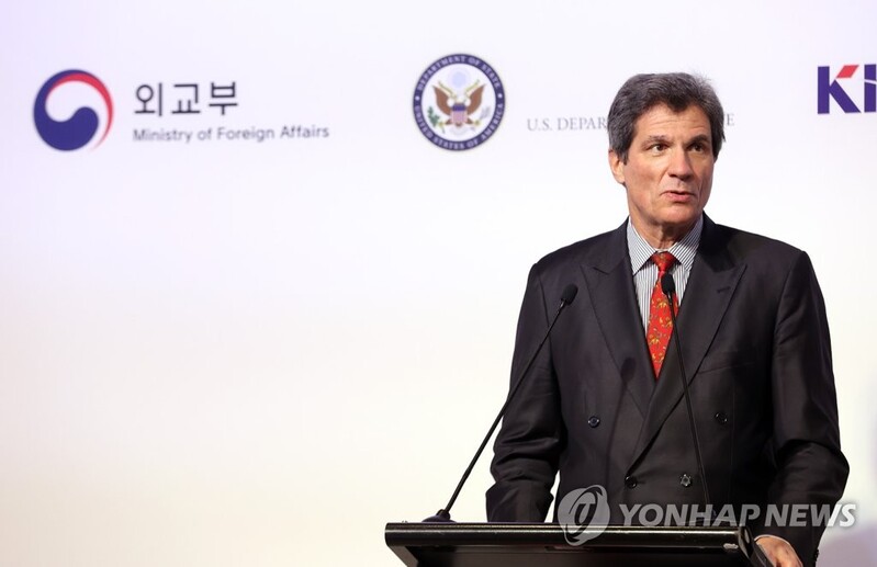 (LEAD) S. Korea, U.S. to discuss 'trusted' 5G network at upcoming dialogue: Washington diplomat