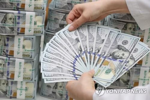 (LEAD) Q3 overseas direct investment rises at steepest pace in nearly 5 years
