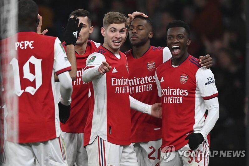'은케티아 해트트릭' 아스널, 선덜랜드 5-1 격파…리그컵 4강행