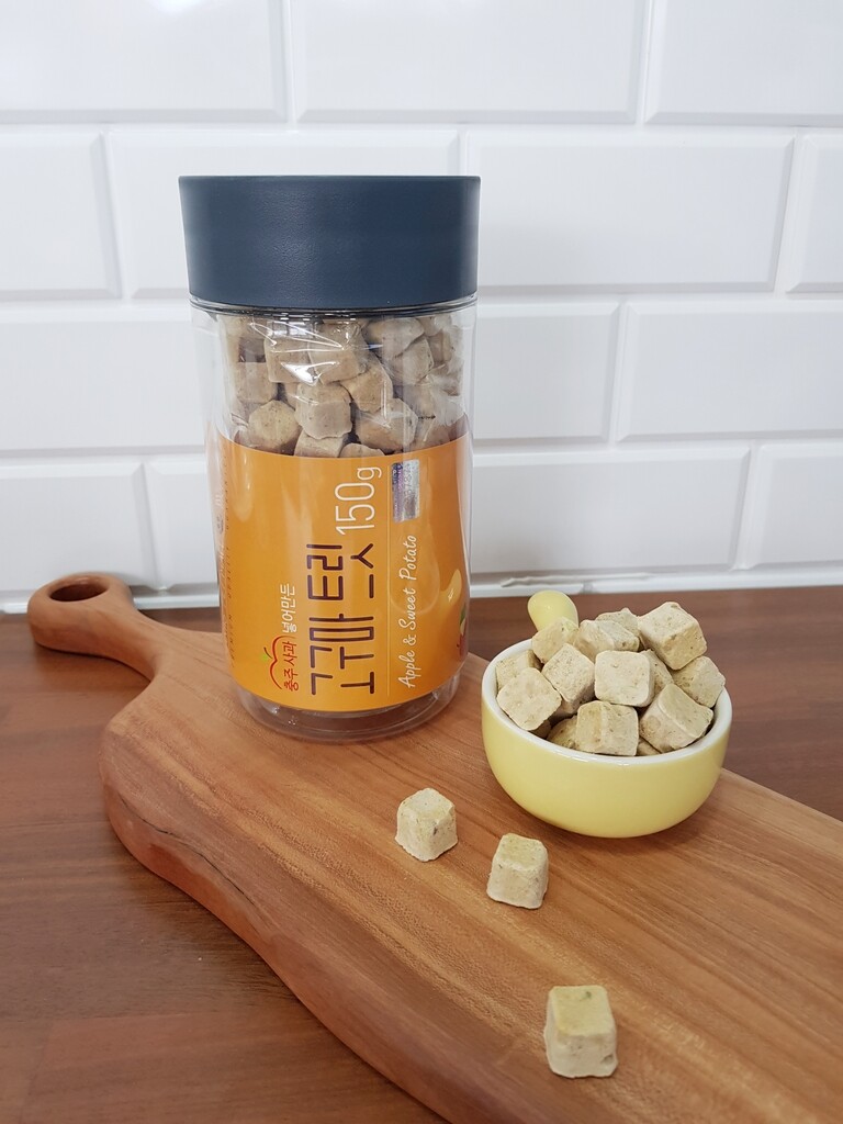 충주 사과·고구마로 만든 반려동물 영양간식 출시