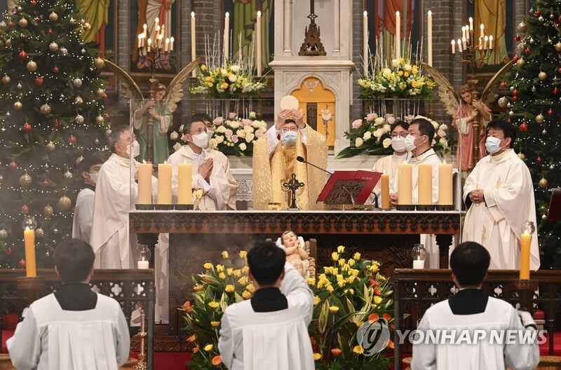 이웃의 고통과 가난을 함께…전국서 성탄절 미사·예배(종합)
