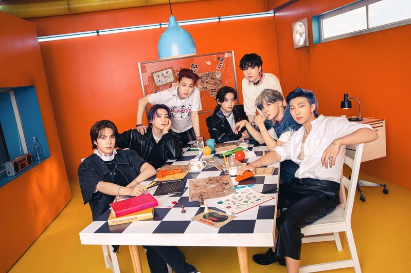 (LEAD) RM, Jin of BTS test positive for COVID-19