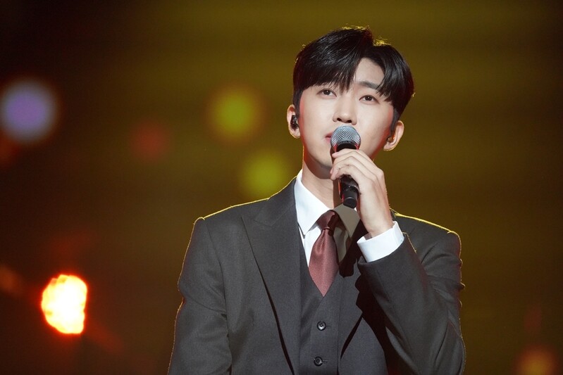 올해 마지막 주말 사랑의 노래 건넨 임영웅 "우리 모두 영웅"