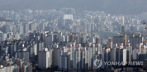 Population mobility falls for 11th month in Nov.