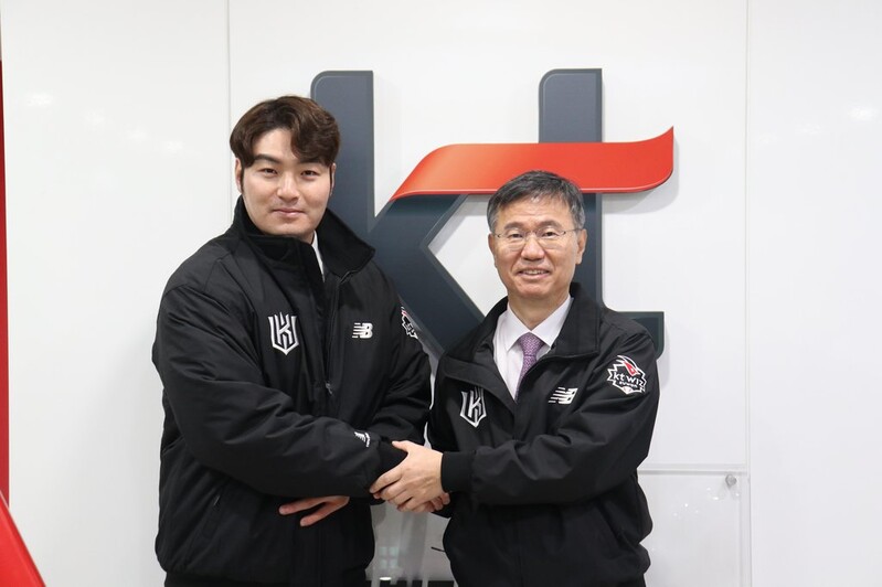 (2nd LD) Korean Series champions KT Wiz sign ex-MVP Park Byung-ho in free agency