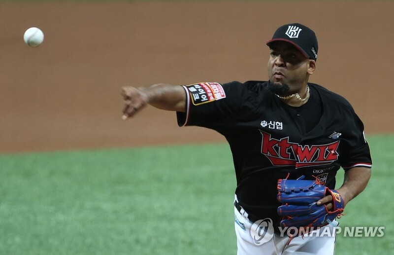 Korean Series champs KT Wiz retain starters Despaigne, Cuevas