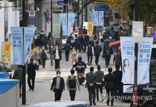 Retail sales up 9.6 pct in Nov. on major shopping event, eased antivirus rules
