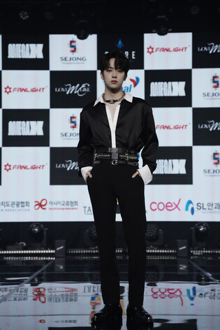 OMEGA X makes comeback with ‘LOVE ME LIKE’ and releases showcase photos