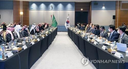 (LEAD) S. Korea, Saudi Arabia agree to boost energy ties for low carbon economy