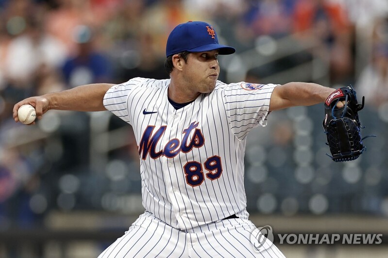 (Yonhap Interview) Once top teen prospect, Robert Stock comes to KBO intent on continuous improvement