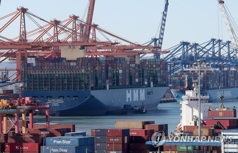 (LEAD) S. Korea logs current account surplus for 19th straight month in November
