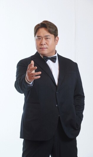 Comedian Moon Se-yoon, donates 30 mln won to leukemia children