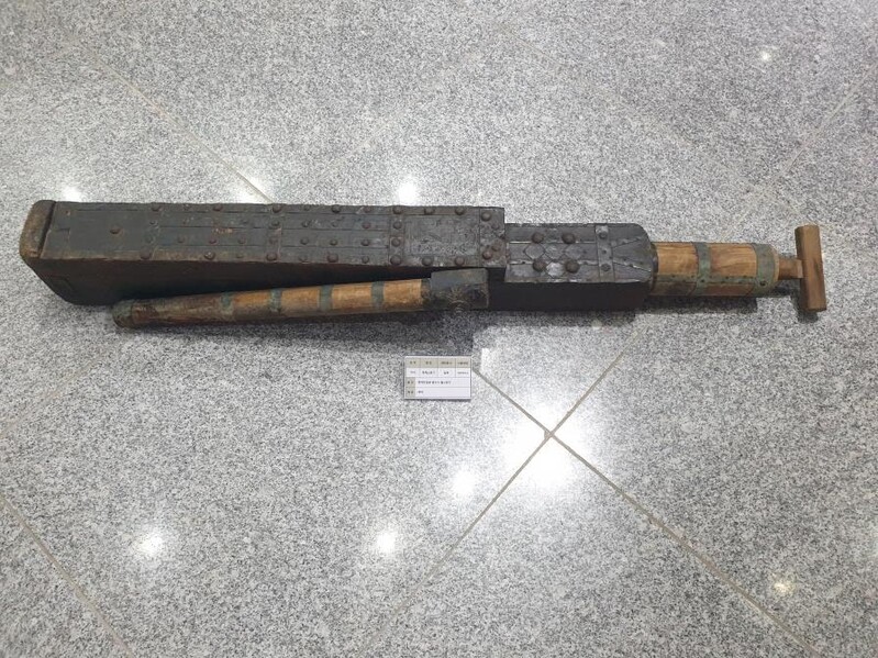 퇴직 소방관, 20여년간 수집한 소방유물 191점 소방박물관 기증