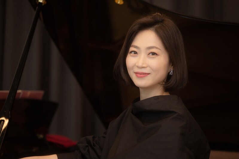 소프라노 홍혜란 "희망과 힘 전하는 노래 들려주고 싶어요"