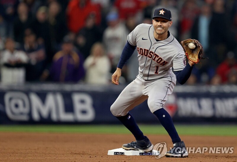 MLB 미계약 FA 최대어 코레아, 최고 에이전트 보라스 선임
